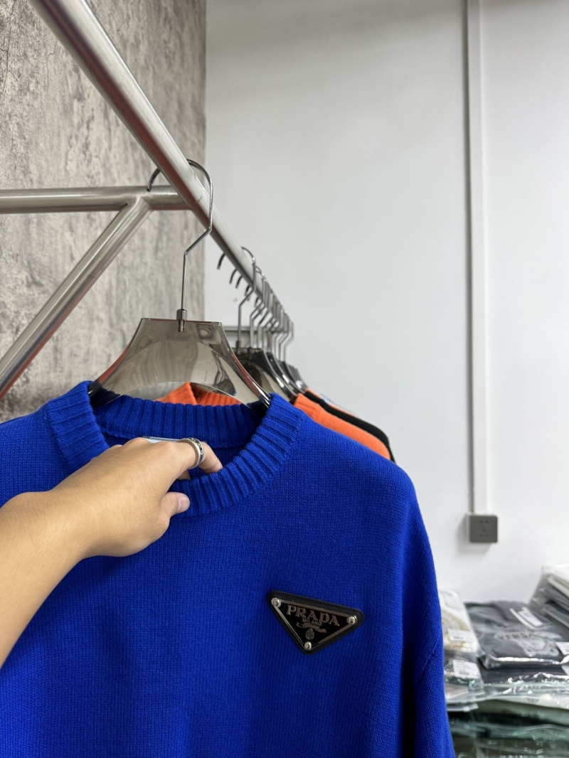 Pra*a sweater